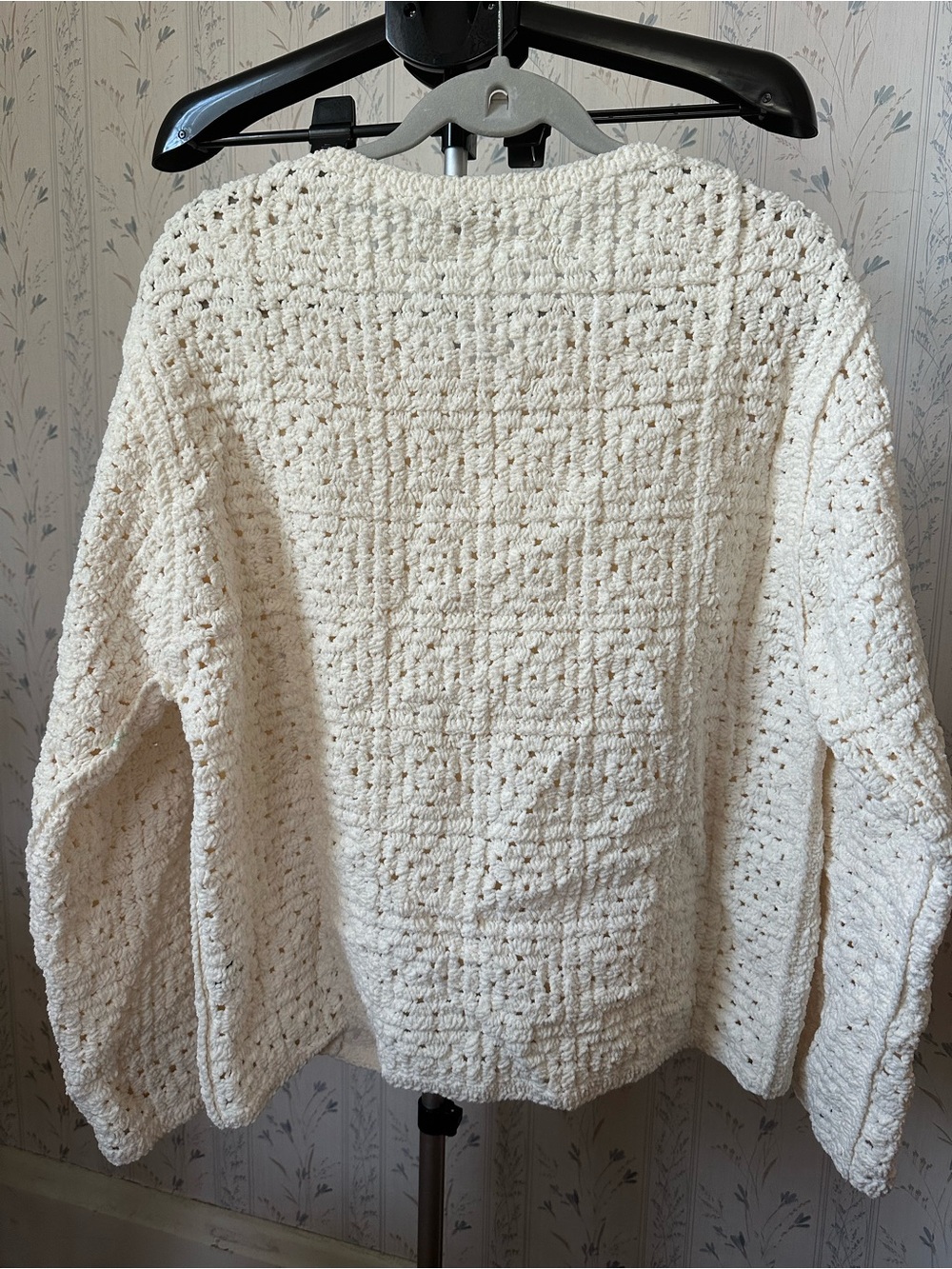 POL Cream Crochet Sweater - Picture 2 of 12